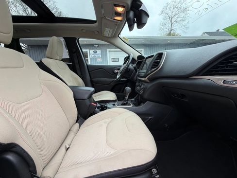 Used 2016 Jeep Cherokee 75th Anniversary AWD/4WD image 18