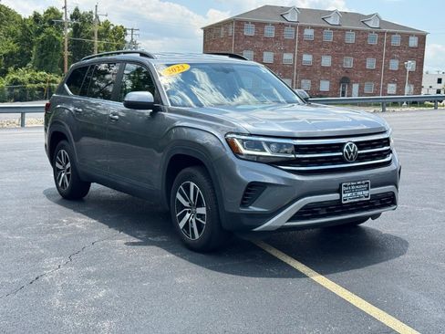 Used 2023 Volkswagen Atlas SE FWD image 2