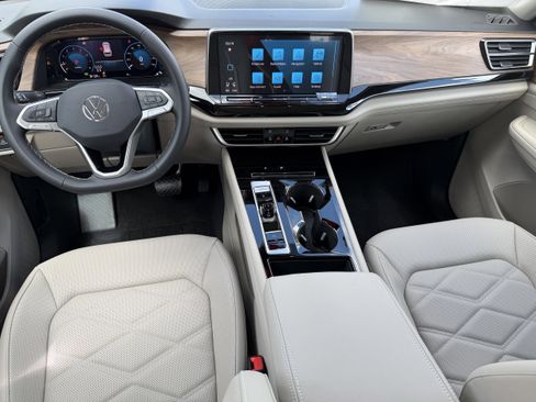 New 2026 Volkswagen Atlas SE FWD image 12