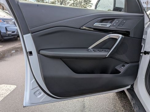 Used 2025 BMW X2 xDrive28i image 12