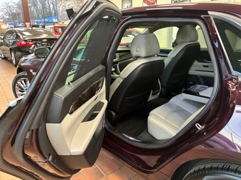 Used 2018 Cadillac CT6 Luxury image 25