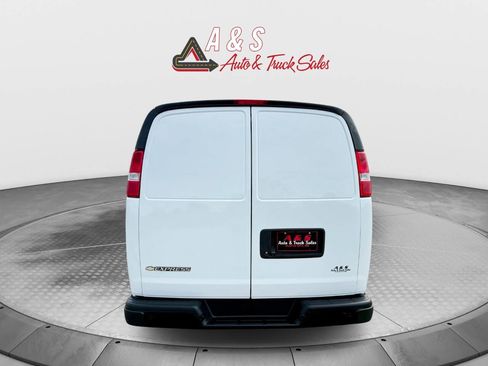 Used 2021 Chevrolet Express 2500 w/ Driver Convenience Package image 5