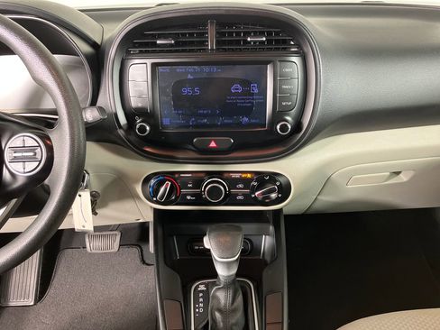 Used 2023 Kia Soul LX w/ LX Technology Package image 27