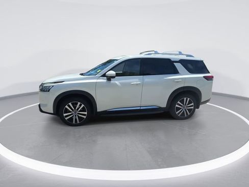 Used 2023 Nissan Pathfinder Platinum AWD/4WD image 5