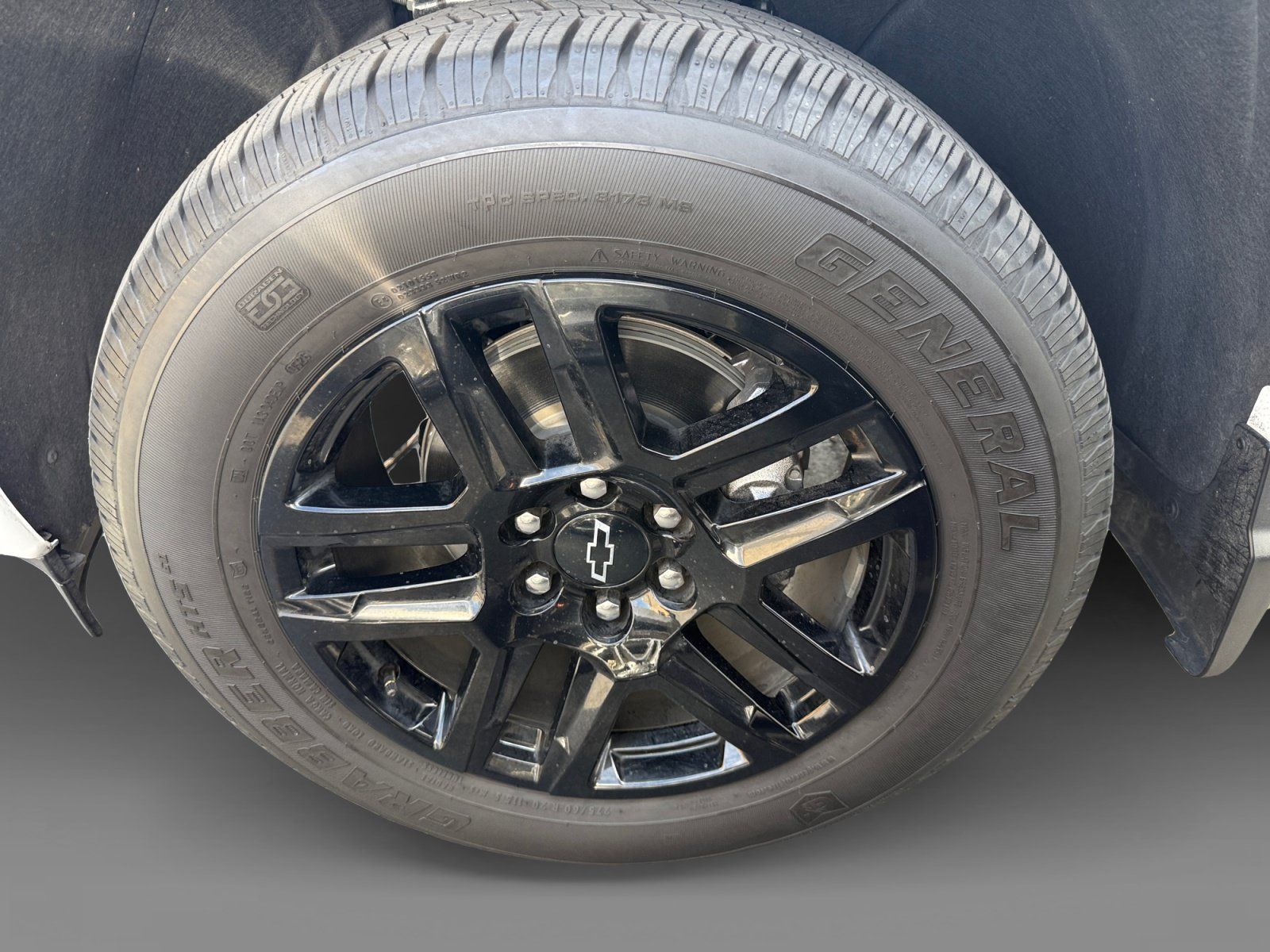 Used 2026 Chevrolet Silverado 1500 Custom RWD image 9