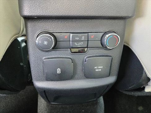 Used 2017 Ford Explorer Platinum image 15