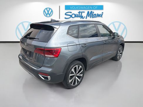 Used 2023 Volkswagen Taos SE FWD image 7
