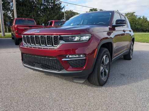 Used 2023 Jeep Grand Cherokee 4WD 4xe image 1
