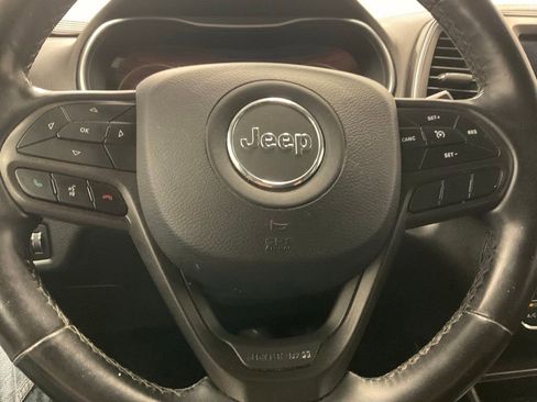 Used 2019 Jeep Cherokee Trailhawk w/ Cold Weather Group AWD/4WD image 14