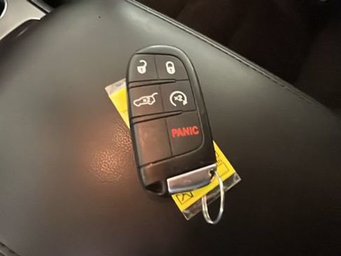 Used 2020 Jeep Grand Cherokee Altitude AWD/4WD image 20