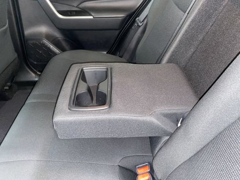 Used 2019 Toyota RAV4 LE w/ Carpet Mat Package AWD/4WD image 12