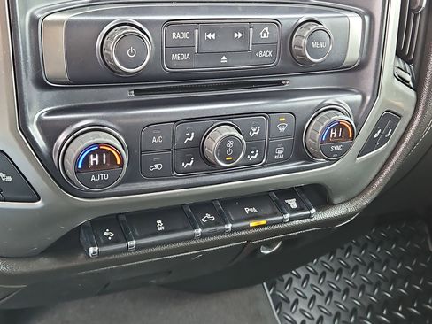 Used 2019 Chevrolet Silverado 2500 LTZ w/ Duramax Plus Package image 25