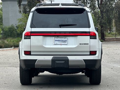 Used 2024 Lexus GX 550 image 6