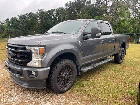 Used 2022 Ford F250 XLT w/ Black Appearance Package AWD/4WD image 4
