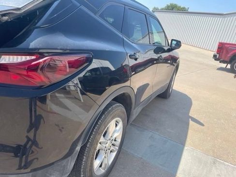 Used 2019 Chevrolet Blazer LT w/ Sound & Technology Package FWD image 4