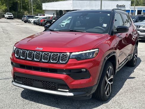 Used 2025 Jeep Compass Limited w/ Elite Group image 5