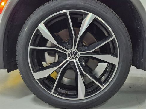 Used 2022 Volkswagen Tiguan SEL R-Line AWD/4WD image 20