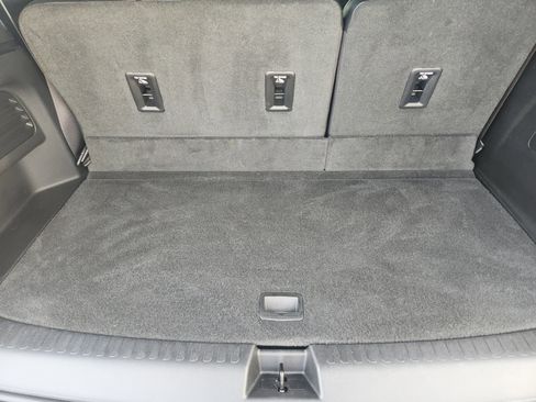 Used 2024 Chevrolet Traverse RS image 33