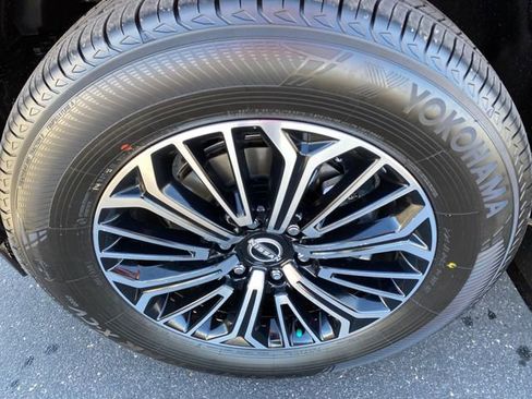 New 2025 Nissan Armada SL w/ Captain's Chari Seat Package image 51