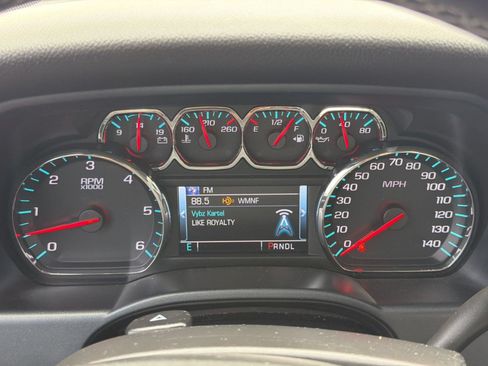Used 2018 Chevrolet Silverado 1500 LT w/ All Star Edition AWD/4WD image 21