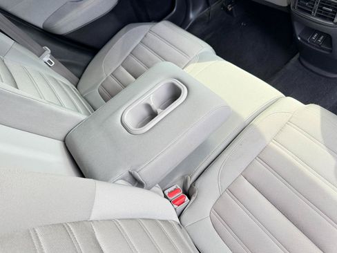 Used 2019 Honda CR-V EX image 40