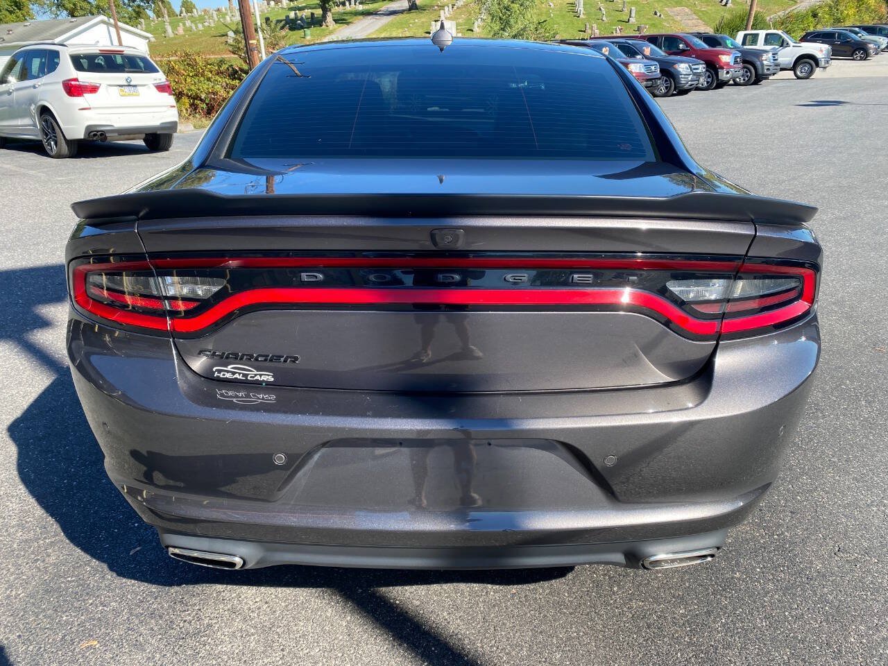 Used 2021 Dodge Charger SXT w/ Plus Group RWD image 4