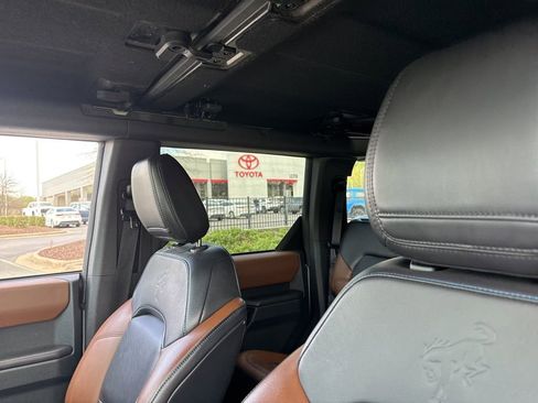 Used 2024 Ford Bronco Outer Banks image 9