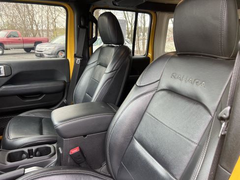 Used 2019 Jeep Wrangler Unlimited Sahara w/ Advanced Safety Group image 10