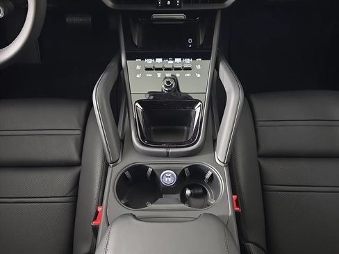 Certified 2026 Porsche Cayenne E-Hybrid AWD/4WD image 22