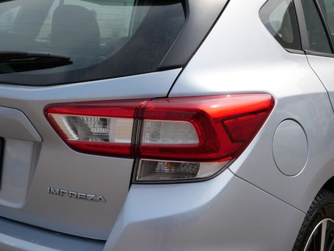 Used 2019 Subaru Impreza 2.0i Premium AWD/4WD image 17