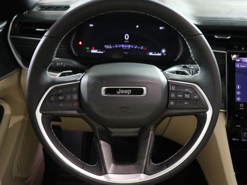 New 2025 Jeep Grand Cherokee L Limited w/ Luxury Tech Group II image 18