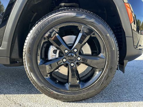 New 2025 Jeep Grand Cherokee L Limited w/ Black Appearance Package RWD image 12