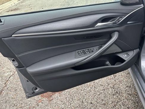 Certified 2023 BMW M550i xDrive w/ Executive Package image 25