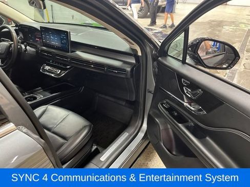 Used 2023 Lincoln Corsair AWD w/ Equipment Group 101A image 34