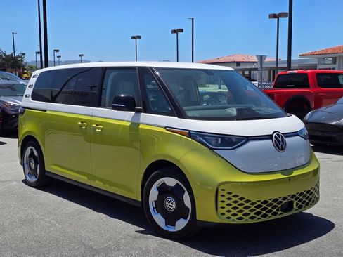 Used 2025 Volkswagen ID. Buzz Pro S Plus RWD image 1