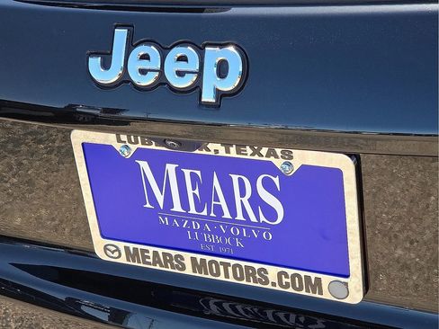 Used 2022 Jeep Compass Latitude w/ Sun and Sound Group image 16