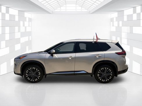 Used 2026 Nissan Rogue Platinum w/ Platinum Premium Package AWD/4WD image 4