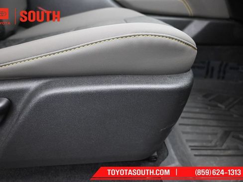 Used 2024 Chevrolet Colorado ZR2 w/ Technology Package AWD/4WD image 12