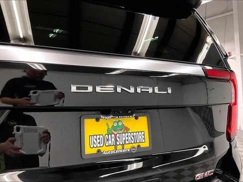Used 2026 GMC Yukon Denali w/ Denali Reserve Package AWD/4WD image 9