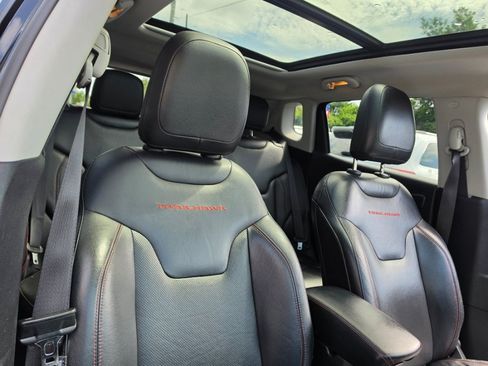 Used 2017 Jeep Compass Trailhawk w/ Leather Interior Group AWD/4WD image 38