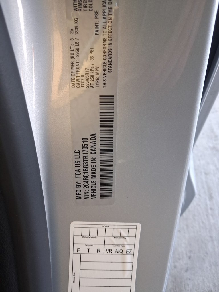 Used 2026 Chrysler Pacifica Select FWD image 3
