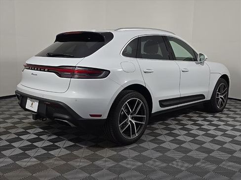 Certified 2025 Porsche Macan image 6
