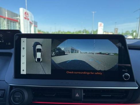 Used 2026 Toyota Prius Plug-In Hybrid w/ Limited Premium Package FWD image 36