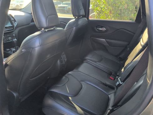 Used 2019 Jeep Cherokee Limited w/ Luxury Group image 9