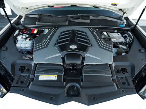 Used 2021 Lamborghini Urus AWD/4WD image 24