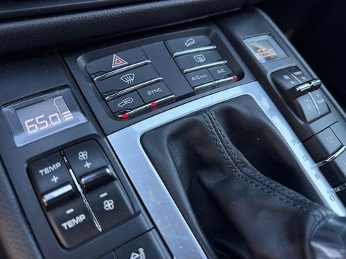 Used 2021 Porsche Macan image 21