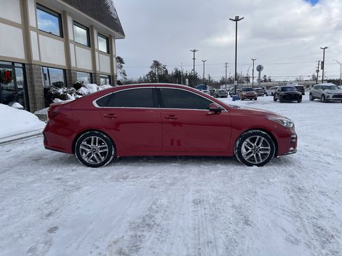Used 2019 Kia Forte EX image 2