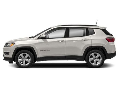 Used 2018 Jeep Compass Latitude w/ Cold Weather Group image 2