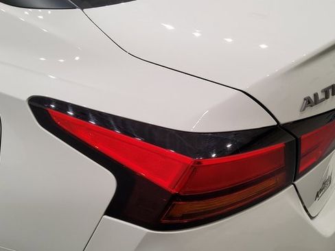 Used 2024 Nissan Altima 2.5 S image 10