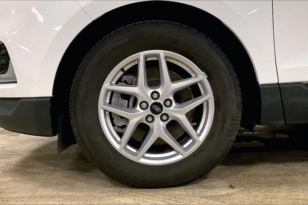 Certified 2024 Ford Edge SEL AWD/4WD image 9